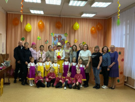 Праздник осени в средней группе Праздник осени в средней группе.